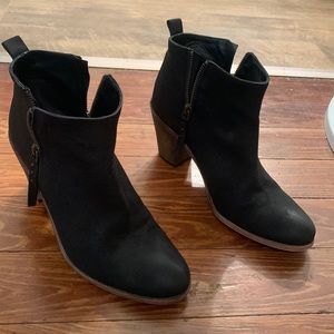 Hoss Intropia booties